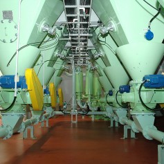 Computerized Raw Ingredient Storage & Mixing System Computerized Raw Ingredient Storage & Mixing System